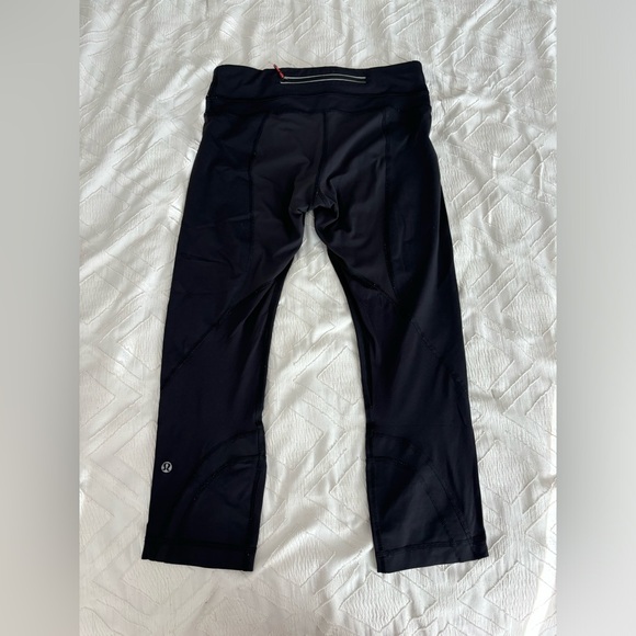 Lululemon cropped leggings pants black size 6 good condition - Picture 2 of 5